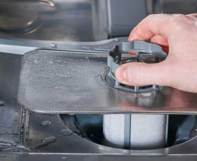 ¿Cómo desatascar un lavavajillas? Evitar nuevos atascos